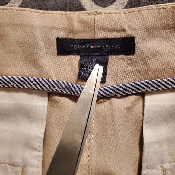 Tommy Hilfiger Shorts - Picture 10 of 11